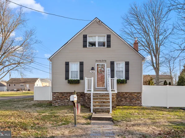 2060 Lincoln Ave, Croydon, PA 19021