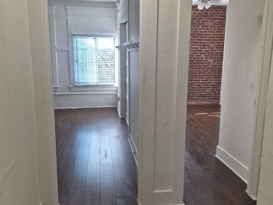 3212 S Main St