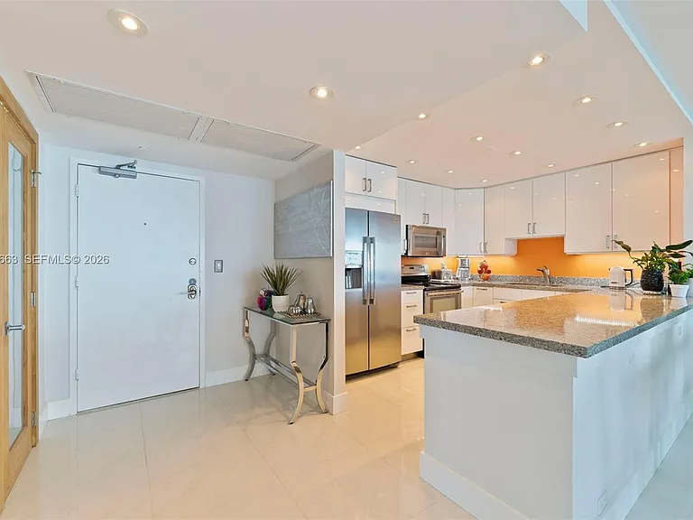 2301 Collins Ave #1210 — Photo 4