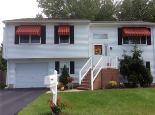 11 Pezzi St, Johnston, RI 02919