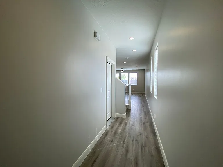 4381 S 1200 W — Photo 2