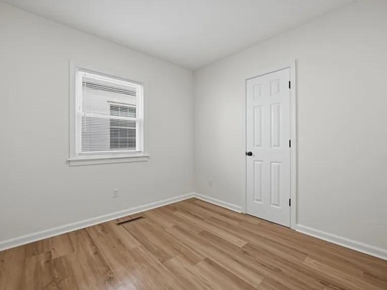 126 Ash Ave — Photo 11