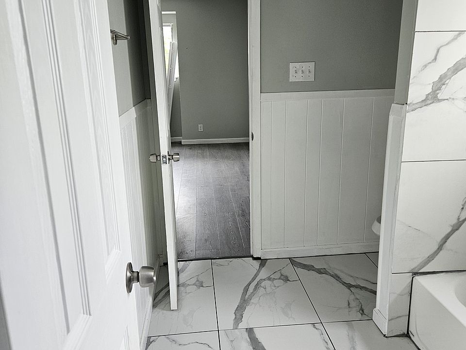 1st image of 512 W Byrd Blvd