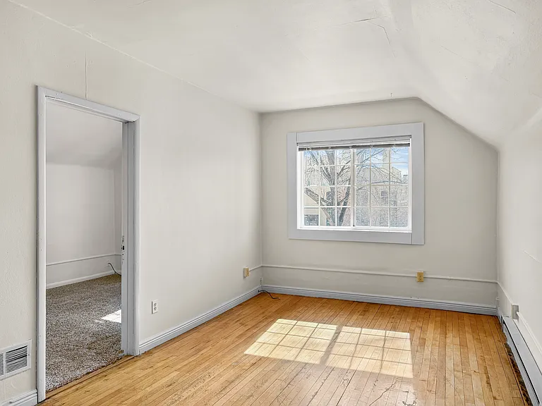 414 3rd Ave S #A — Photo 3