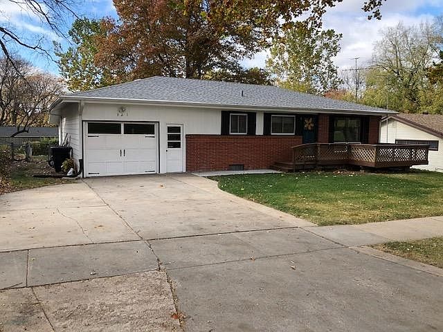 1st image of 921 W Avon Ln