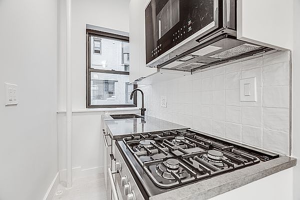 1st image of 305 E 75th St APT 15