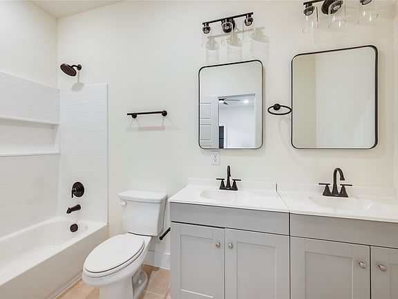 5th image of 1710 Driskell St