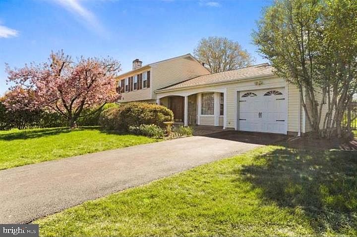 1st image of 17404 Hughes Rd