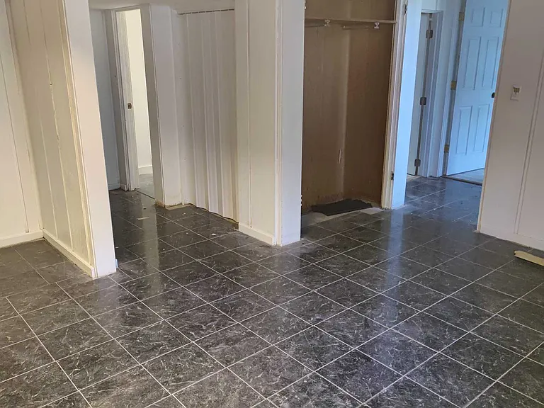 802 S Jackson Blvd — Photo 13