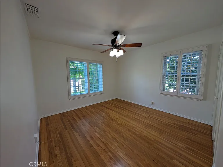 582 N Sunnyslope Ave — Photo 37