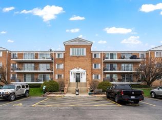 1110 N Farnsworth Ave APT 108, Aurora, IL