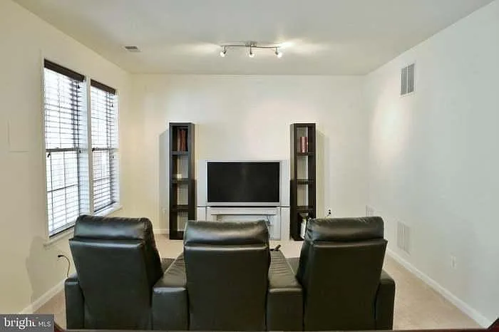 20936 Cohasset Ter — Photo 23
