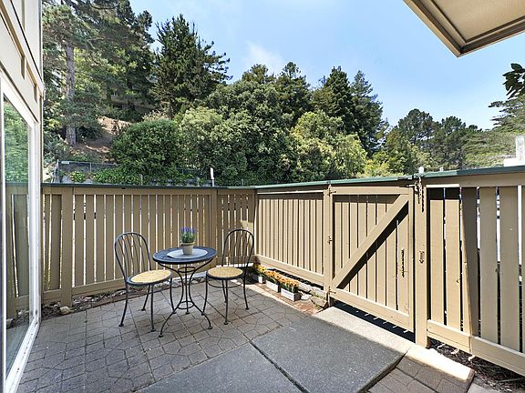 2nd image of 393 Mandarin Dr APT 1