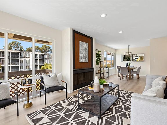 4th image of 707 Fathom Dr APT 205