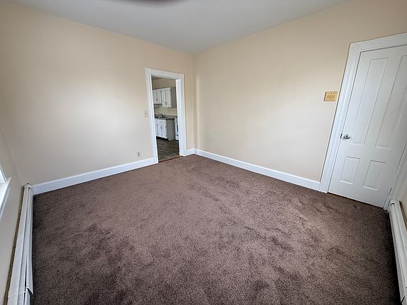 4th image of 289 Cottage St #3L