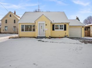 490 E Elm St, Sycamore, IL 60178