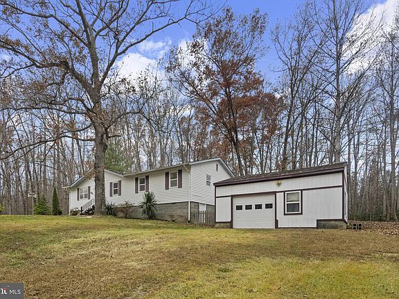 3rd image of 11013 Forest Hollow Dr