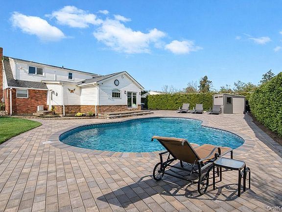 3rd image of 19 Radburn Drive