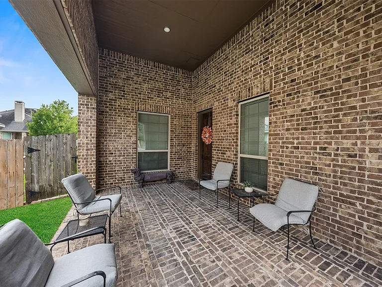 8126 Threadtail St — Photo 3