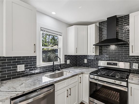 4th image of 6993 Greenleaf Ave