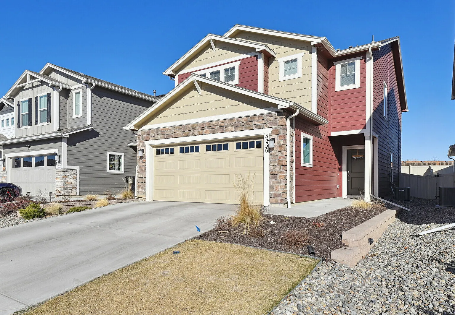 3 bed, 2.5 bath, 1840 sqft, $2,400 — Photo 3
