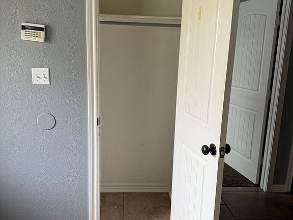 3rd image of 1415-1427-H Mosley Pkwy #G