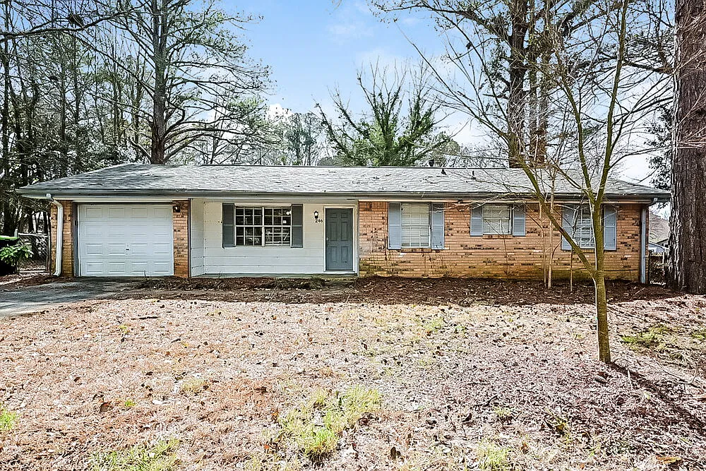 3 bed, 1.0 bath, 1168 sqft, $2,190 — Photo 1