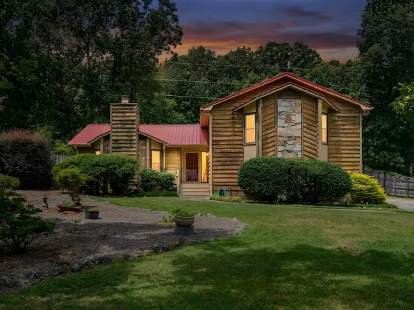 2340 Dalton Dr, Pelham, AL 35124