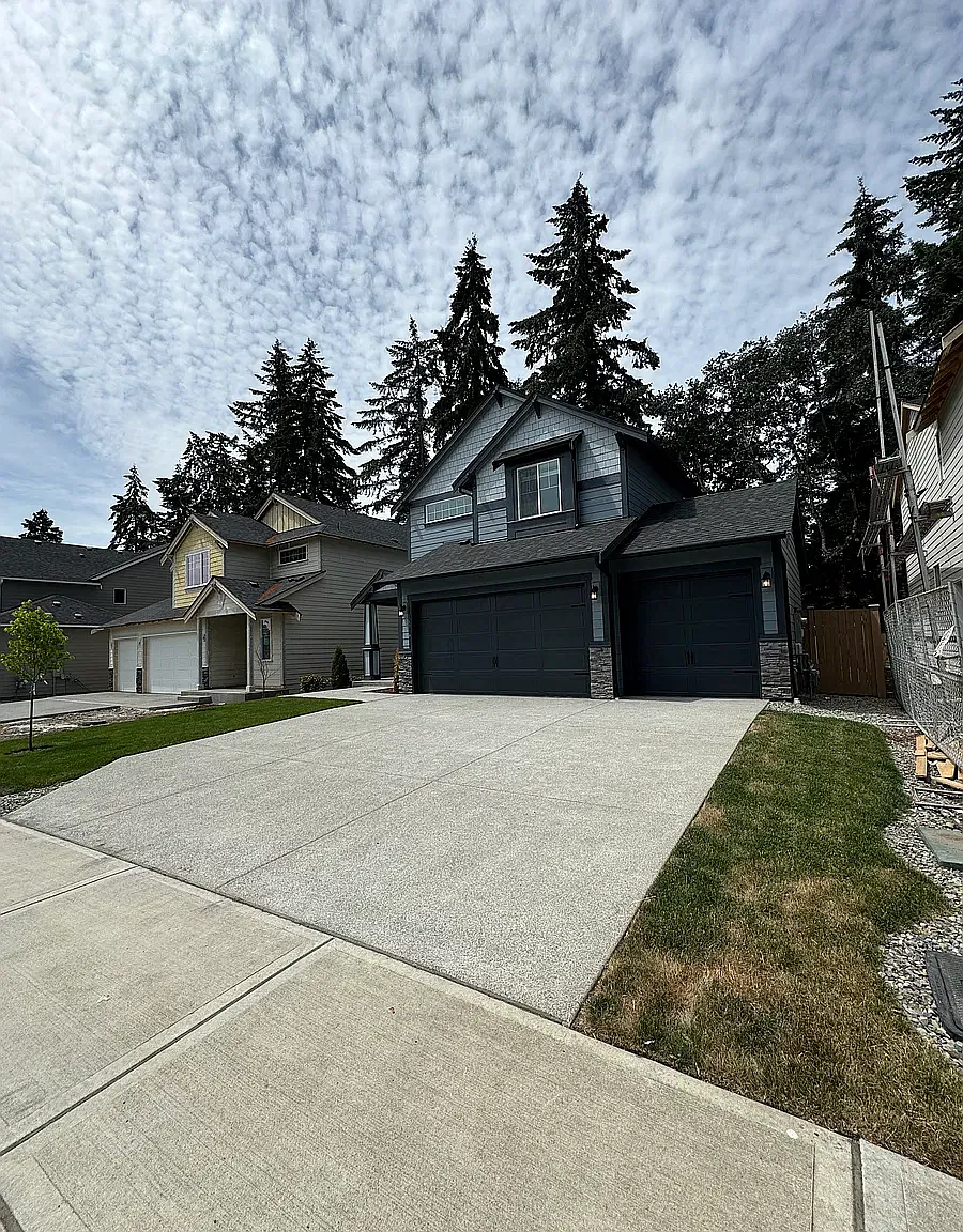 4 bed, 2.5 bath, 2385 sqft, $3,150 — Photo 3