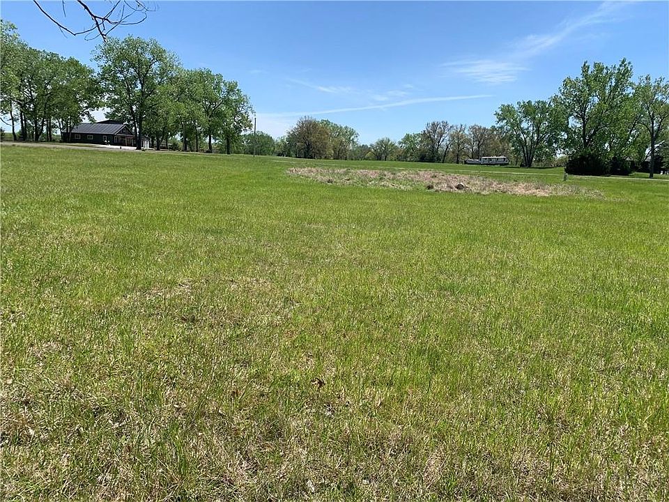 1st image of 2262 & 2263 Skipper Rd
