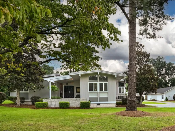 201 Crescent Street, Tabor City, NC 28463