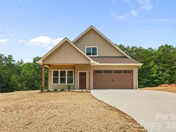 708 Meadowood St, Hudson, NC 28638