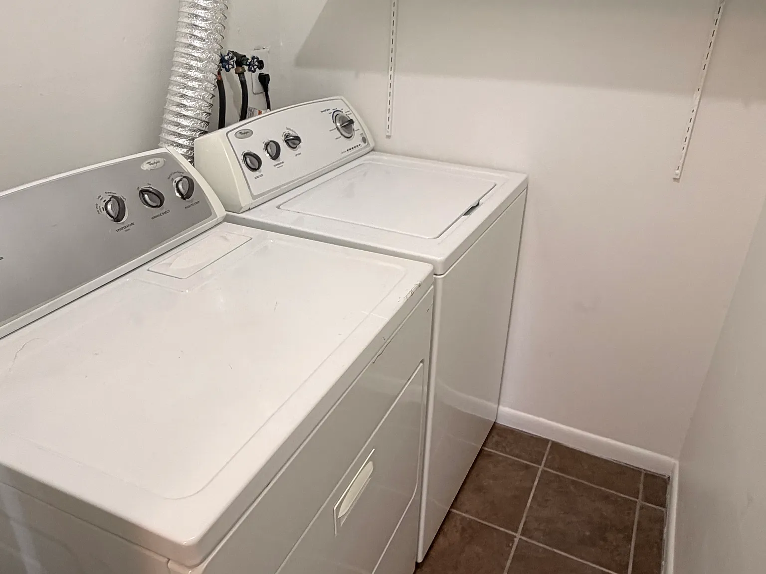 2 bed, 1.5 bath, 1150 sqft, $1,895 — Photo 3