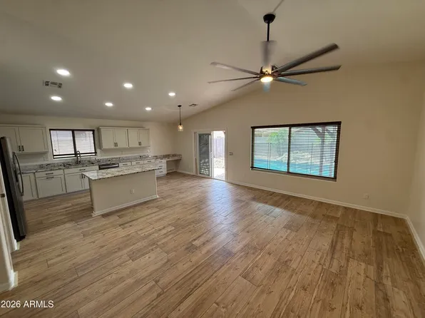 39938 N VINCENZA Street, San Tan Valley, AZ 85140