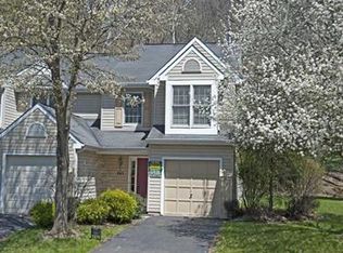 265 Commons Dr, Oakmont, PA 15139