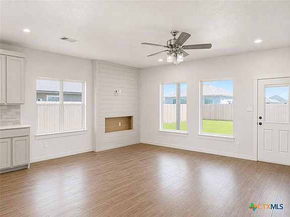 4th image of 1422 Cedar River Ln
