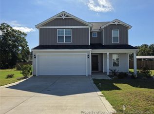 808 Old Angus Ln, Spring Lake, NC 28390