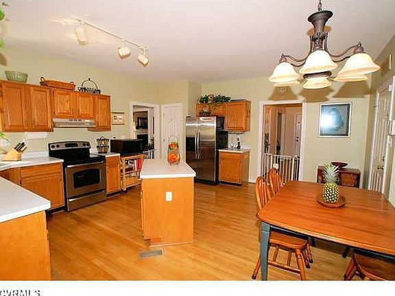 5th image of 6008 Chestnut Hill Dr