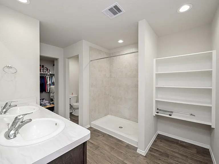 20819 Medford Landing Ln — Photo 13