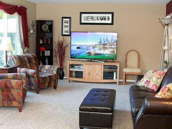3rd image of 5336 Surrey Pl SE