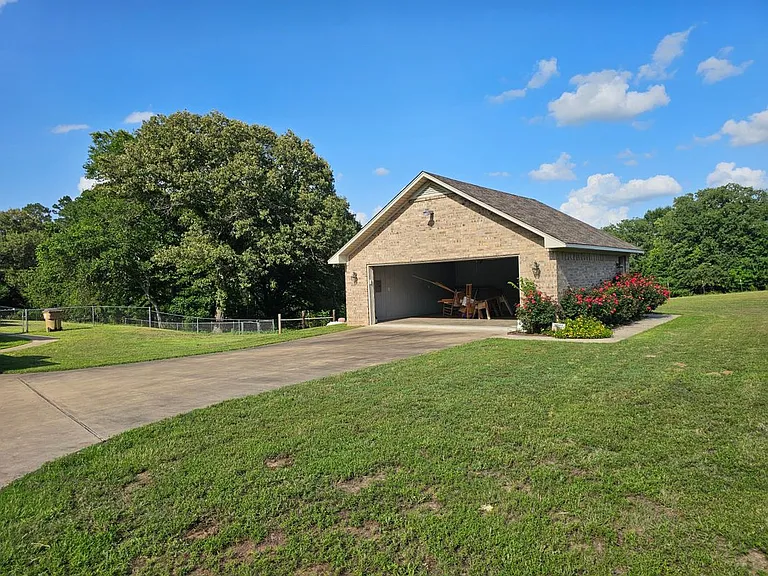 1316 Brown Rd — Photo 23
