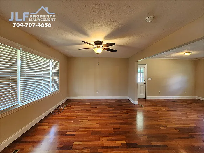 1052 Rembrandt Dr SW #1052 — Photo 2