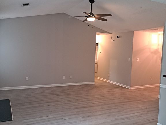 5th image of 7157 Hazelwood Dr