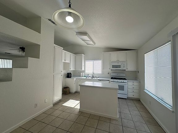 5th image of 198 Cinnamon Dr