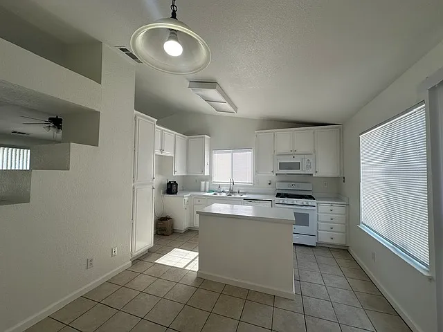 198 Cinnamon Dr — Photo 5