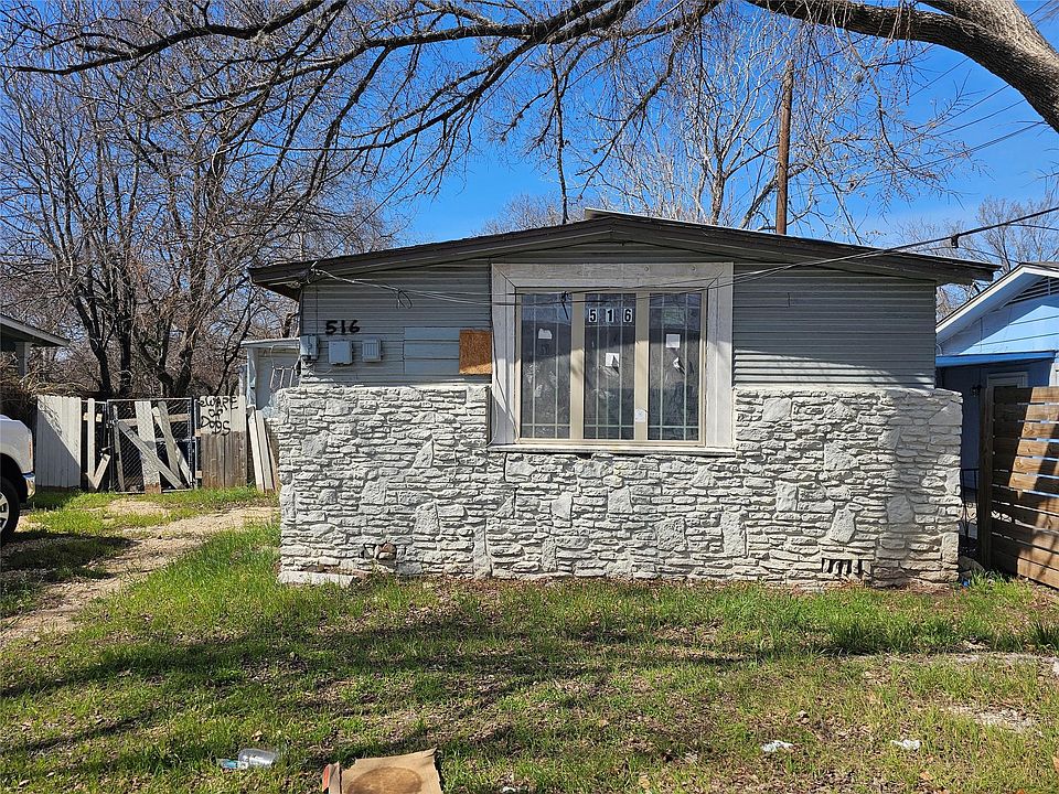2nd image of 516 Montopolis Dr