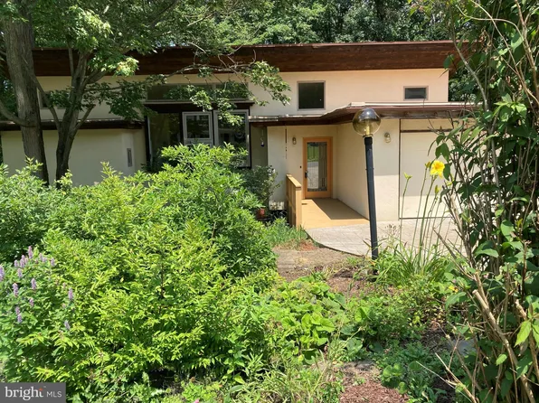 235 Camelot Ln, State College, PA 16803