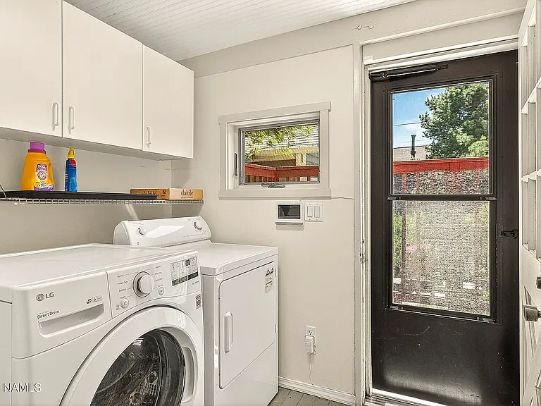 725 W Summit Ave — Photo 16