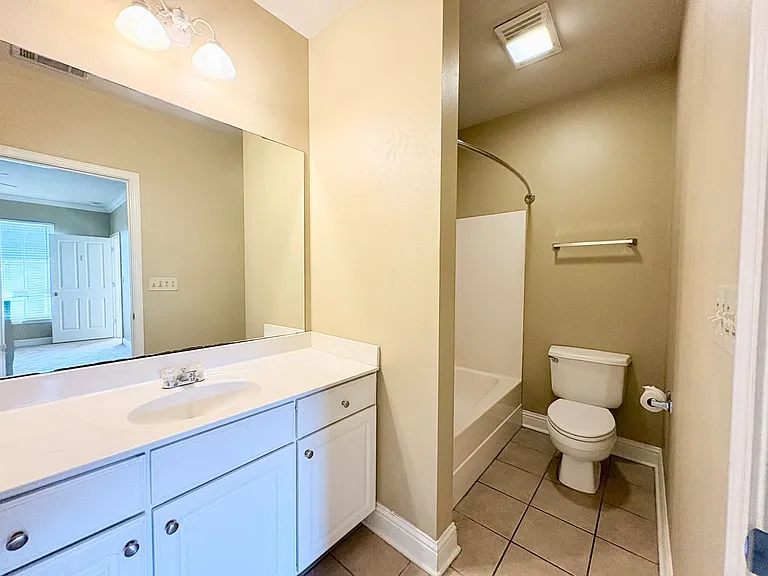 4441 Burbank Dr #108 — Photo 10