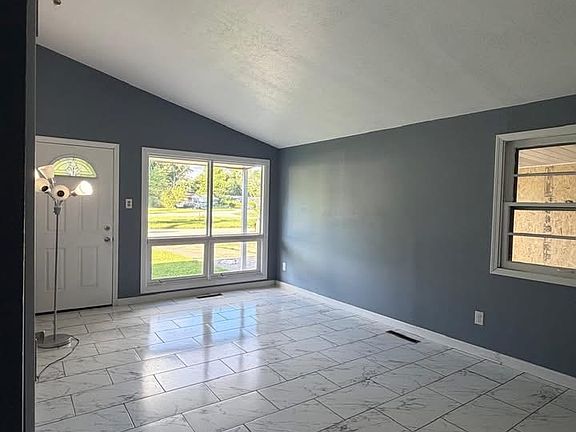 4th image of 4912 Delaware Dr